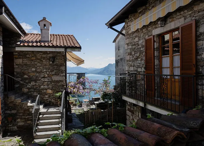 Casa Orfea ستريزا